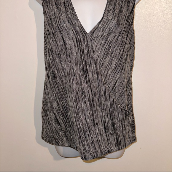 BCBGMaxAzria sleeveless faux Wrap around top, size medium, gray/black - Picture 16 of 16